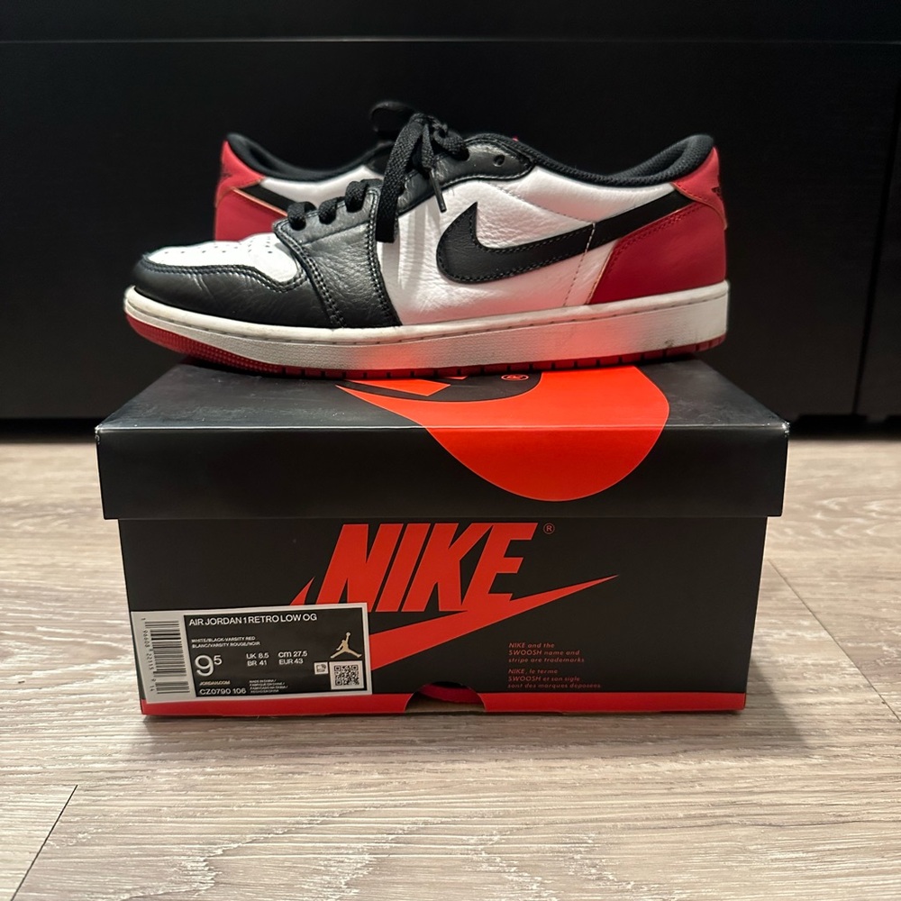 Air Jordan 1 Low OG - Black Toe - Size 9.5M
